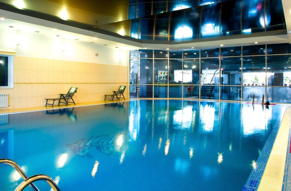 Hotel & Fitness Center Mandarin Актау Екстериор снимка